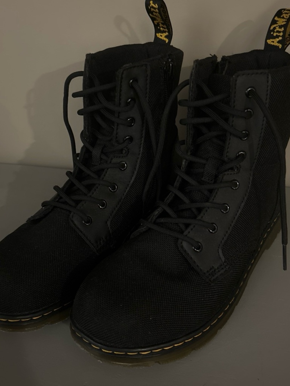 SZ 7 Dr. Martens COMBS Y